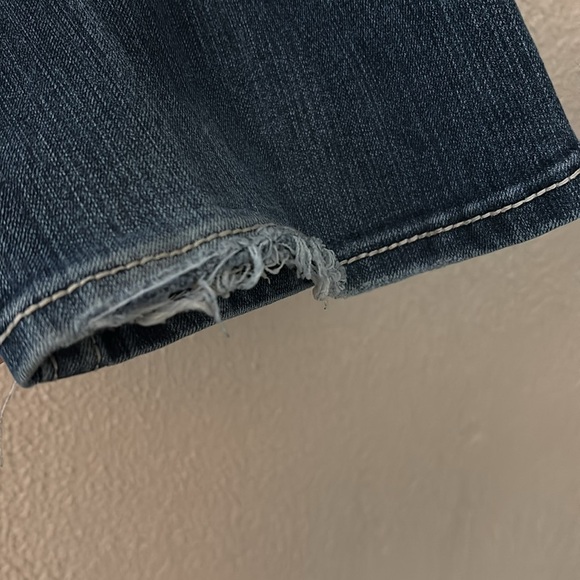 Women’s Miss Me Loose Saddle Stitch Border Boot Cut Jeans, 30” Waist Medium Wash - Picture 7 of 11